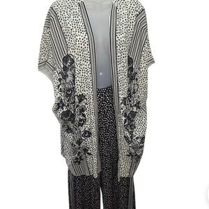 Max Studio Black and White Floral Kimono and Pants Set